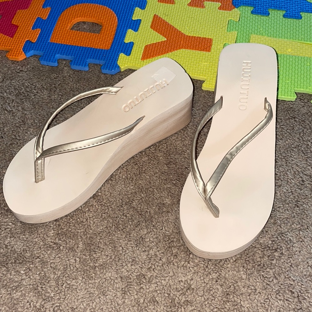 Nude wedge flip flop